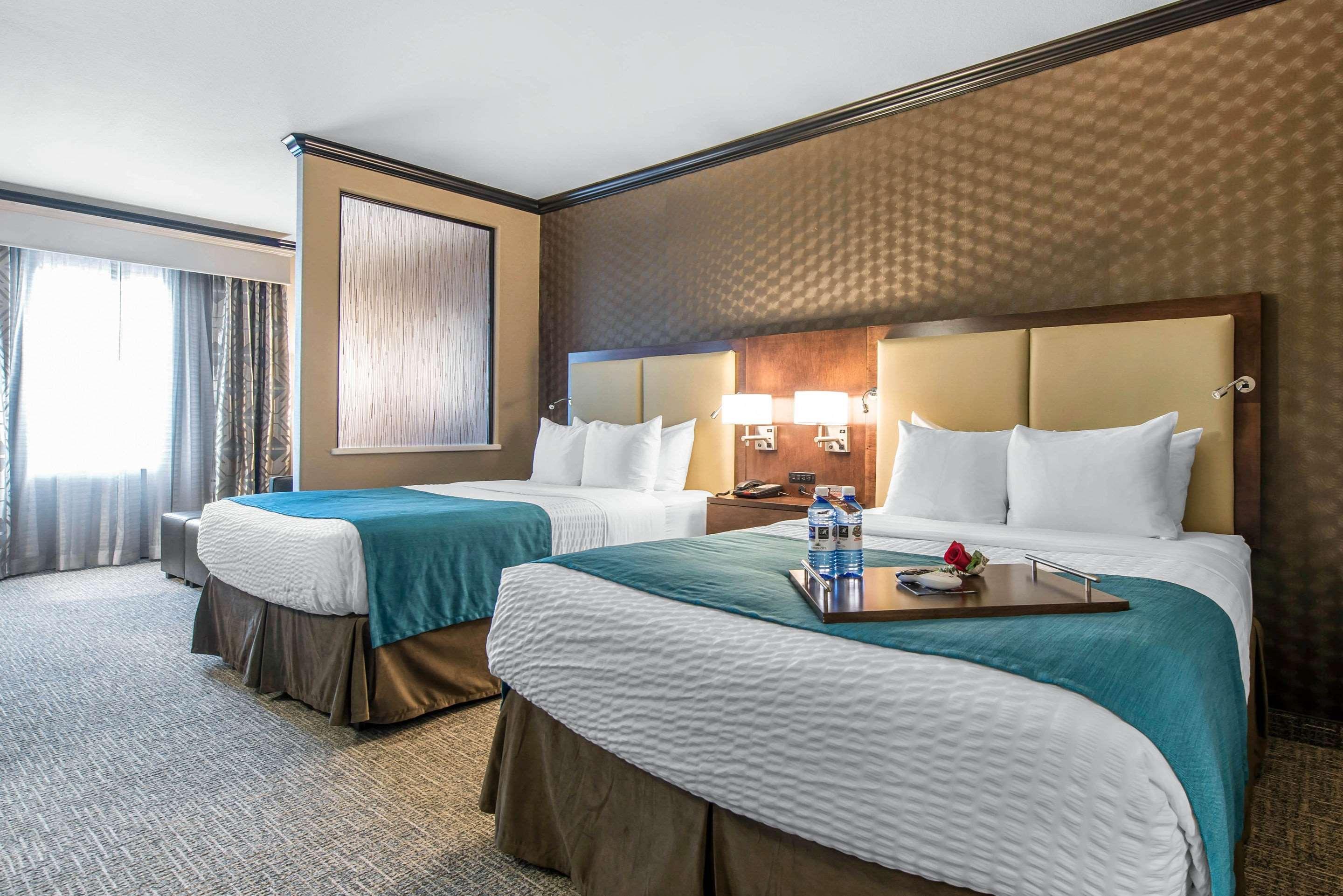The Heritage Inn & Suites, Ascend Hotel Collection Гарден-Сіті Екстер'єр фото